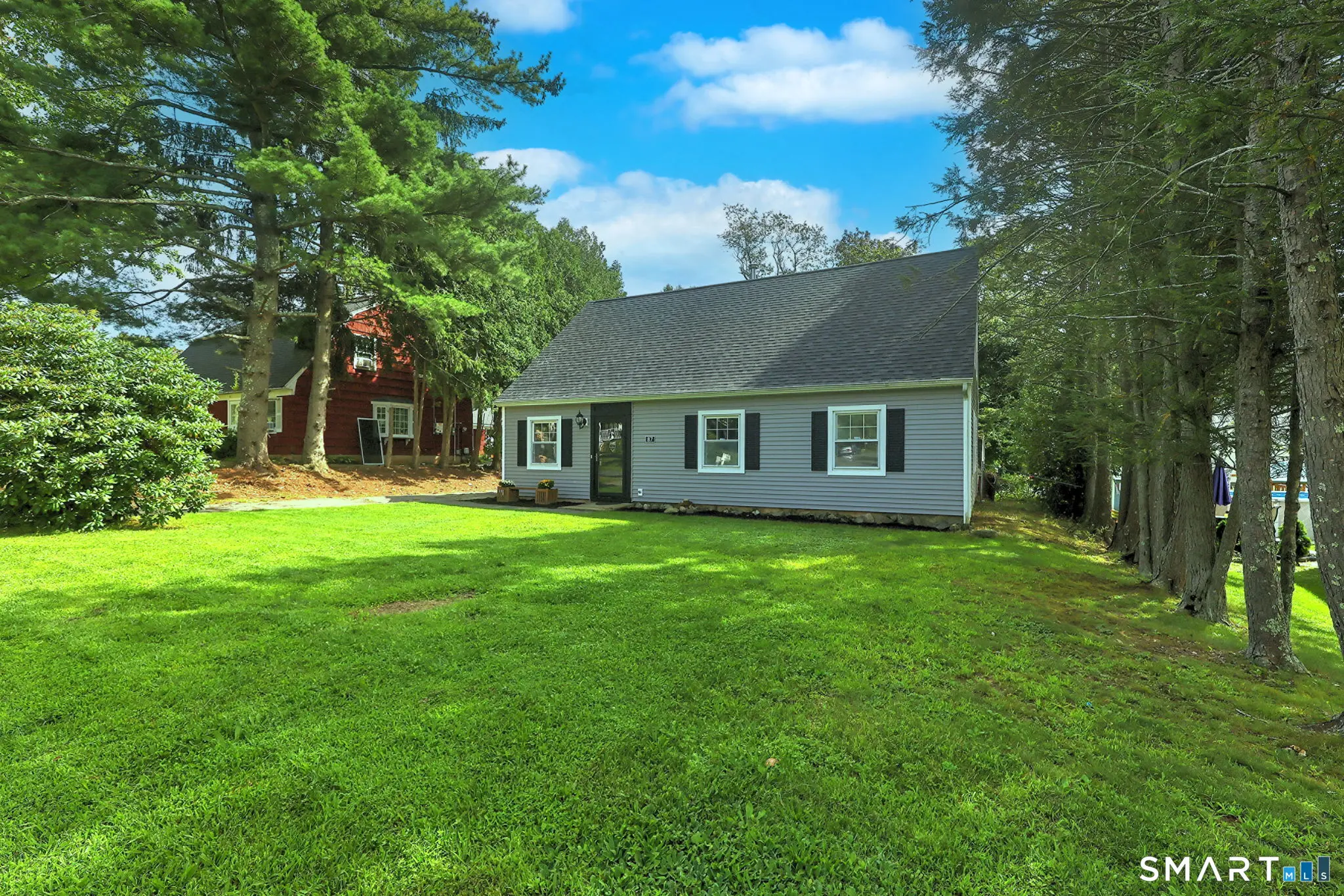 87 Sunburst Road, Naugatuck