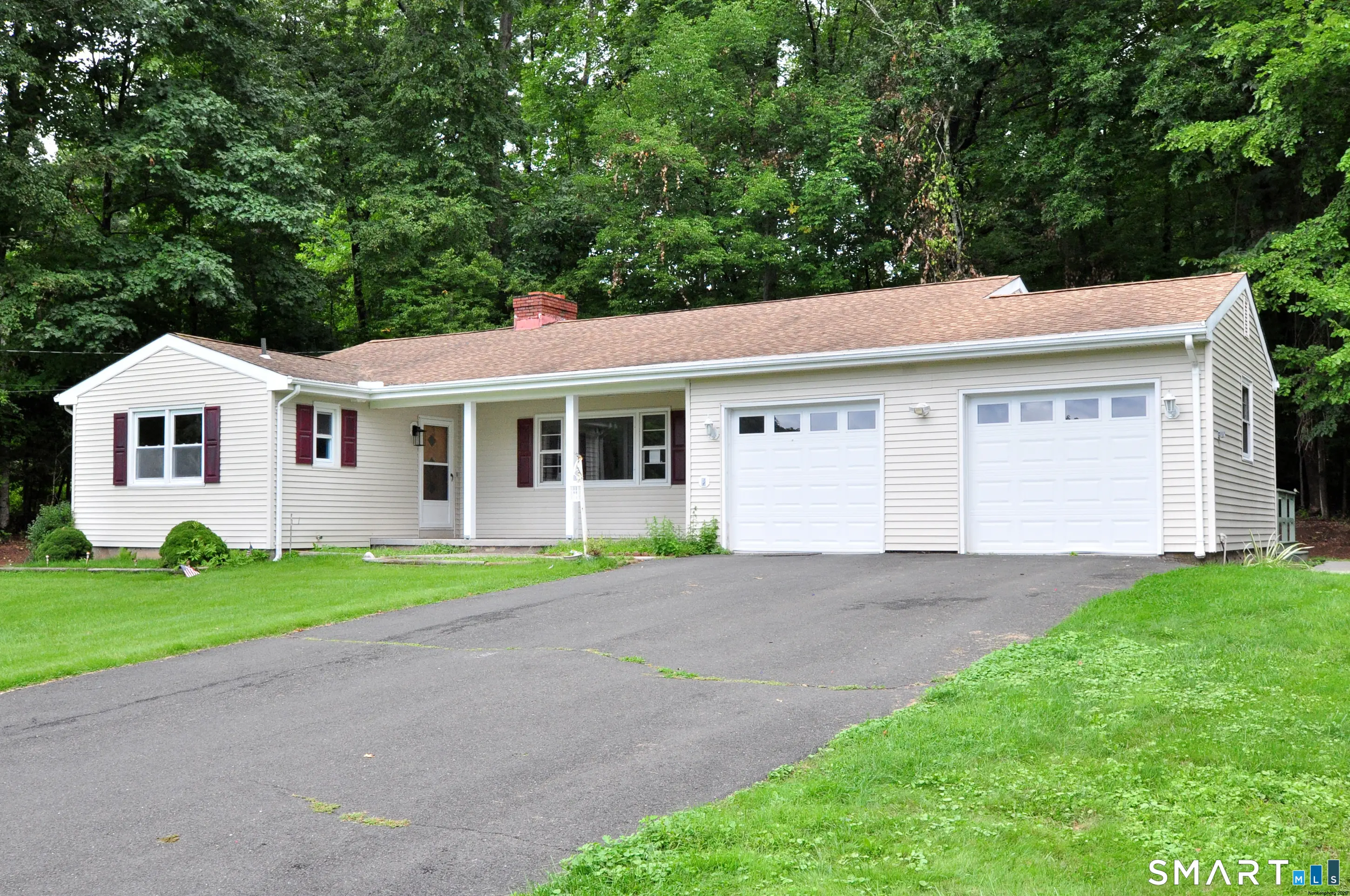 84 Holcomb Street, East Granby