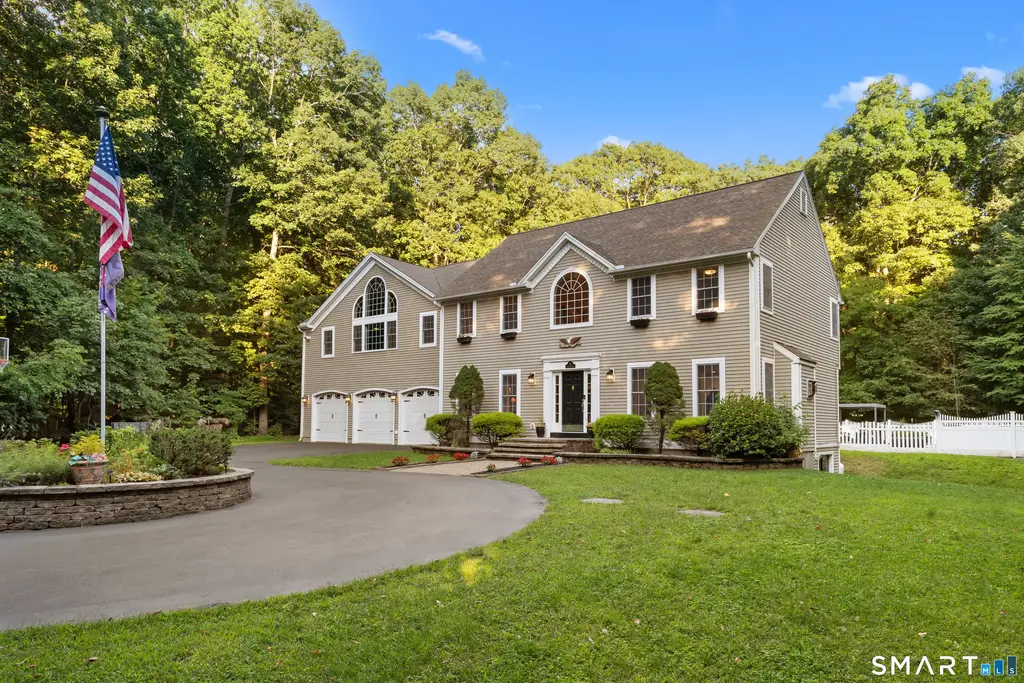 180 Clubhouse Road, Lebanon
