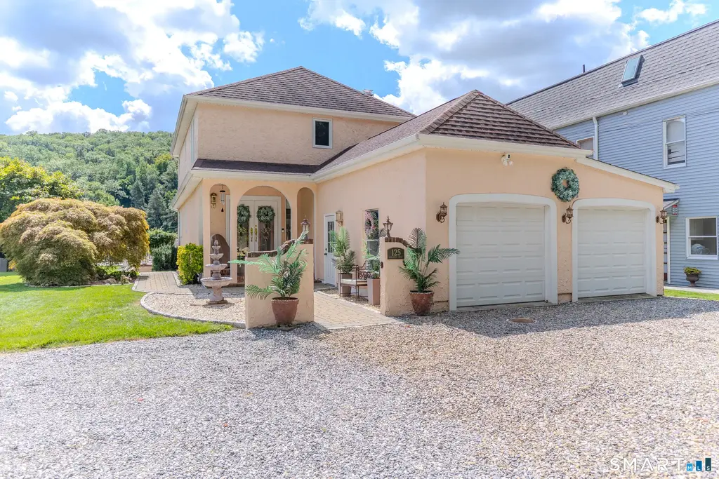125 Lakemere Drive, Southbury
