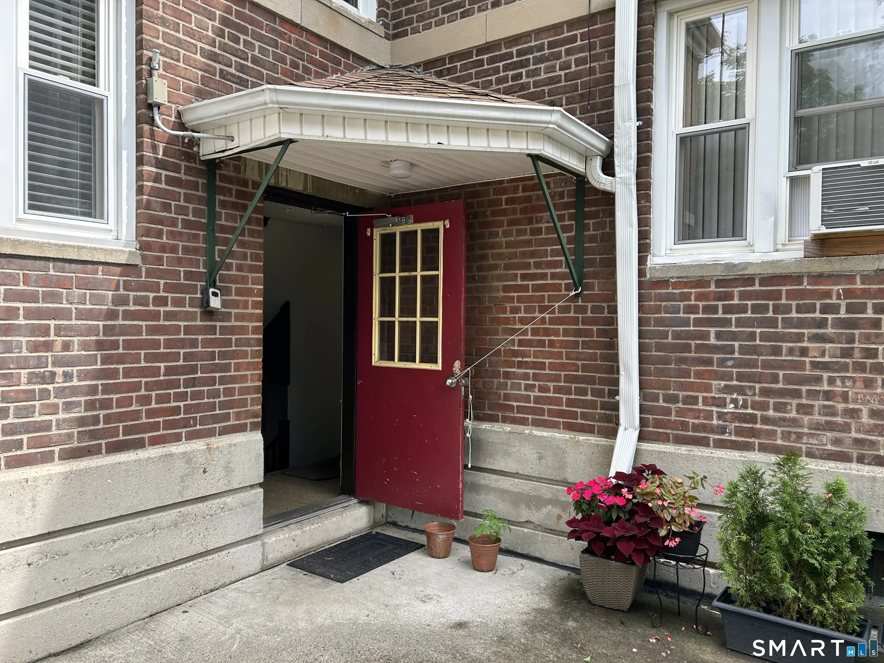 335 North Bishop Avenue 12, Bridgeport