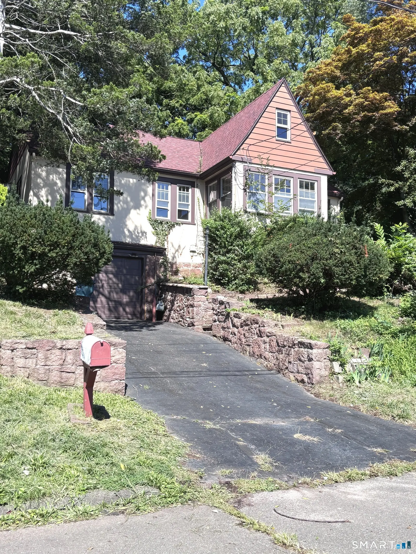 28 Savoy Street, Hamden