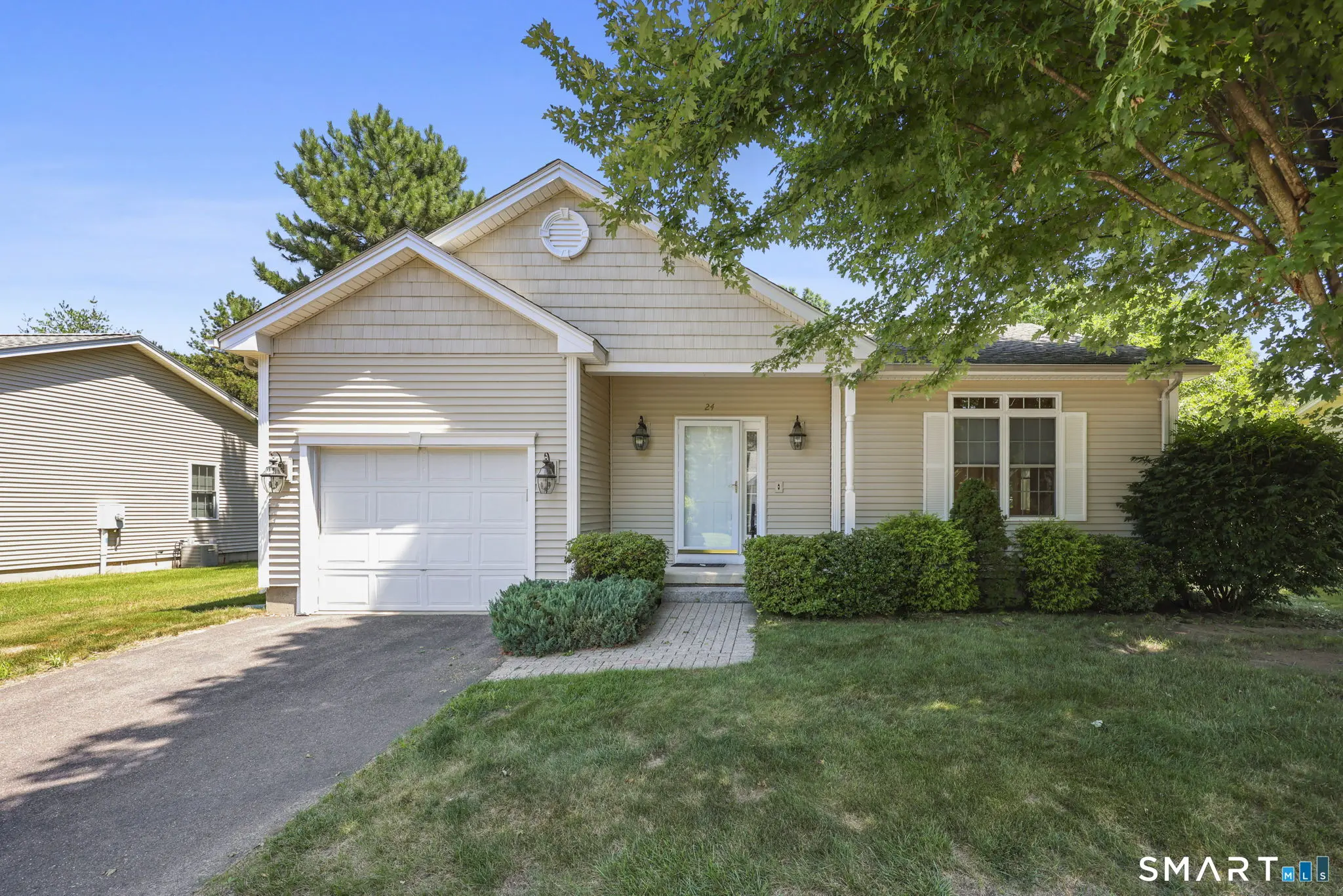 24 Quail Hollow 24, Enfield