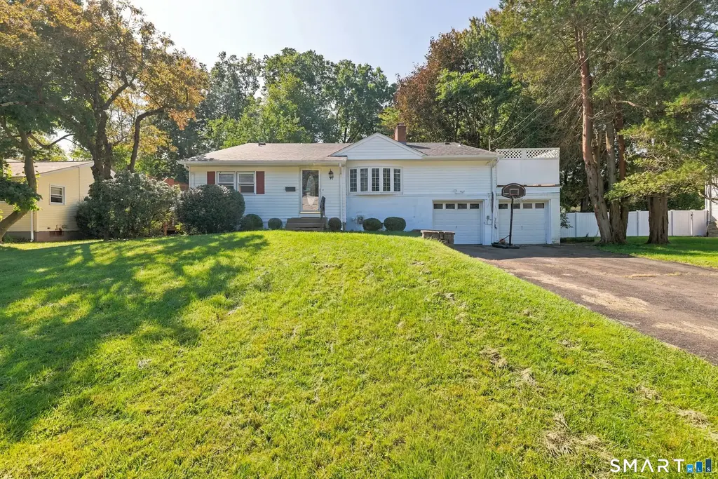 71 Hilldale Road, West Hartford