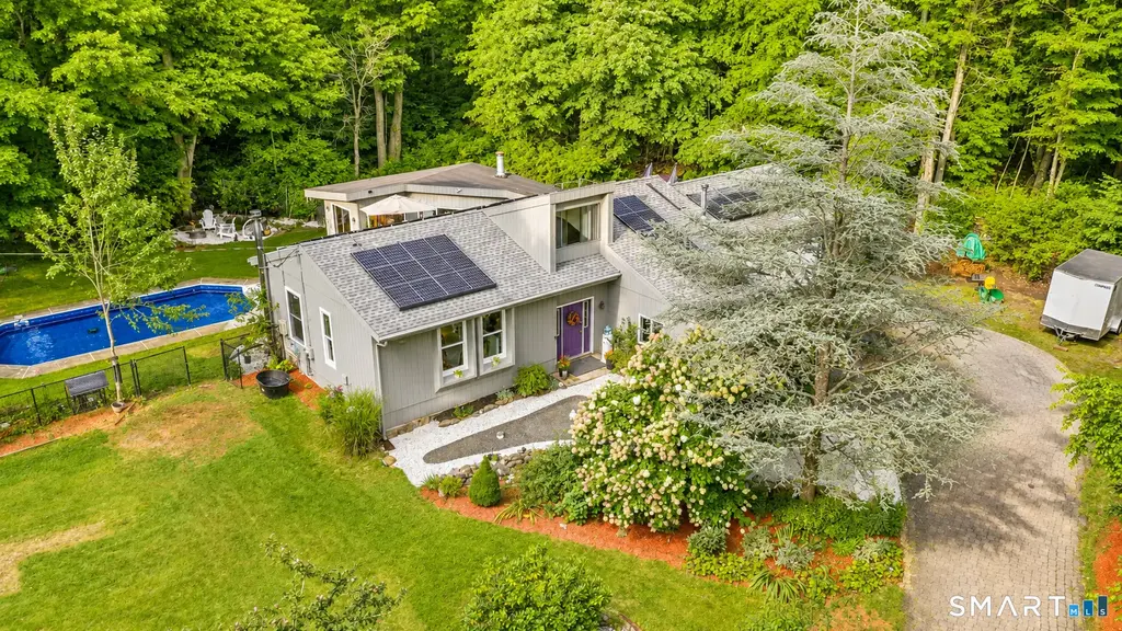 850 Litchfield Turnpike, Bethany