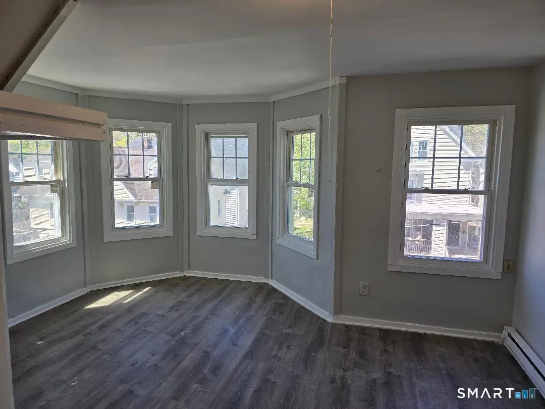 219 Woodlawn Terrace 3rd Floor, Waterbury