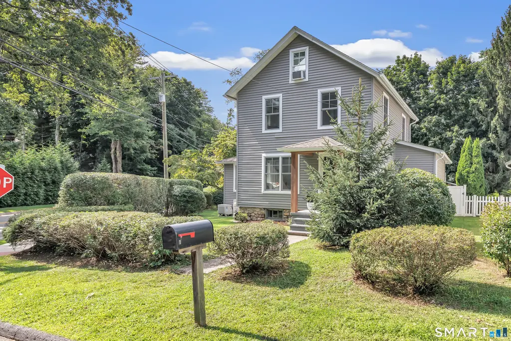 1 Maplewood Avenue, Westport