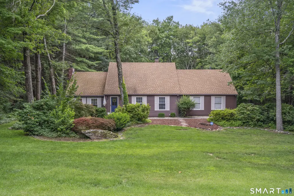 15 Blueberry Lane, Burlington