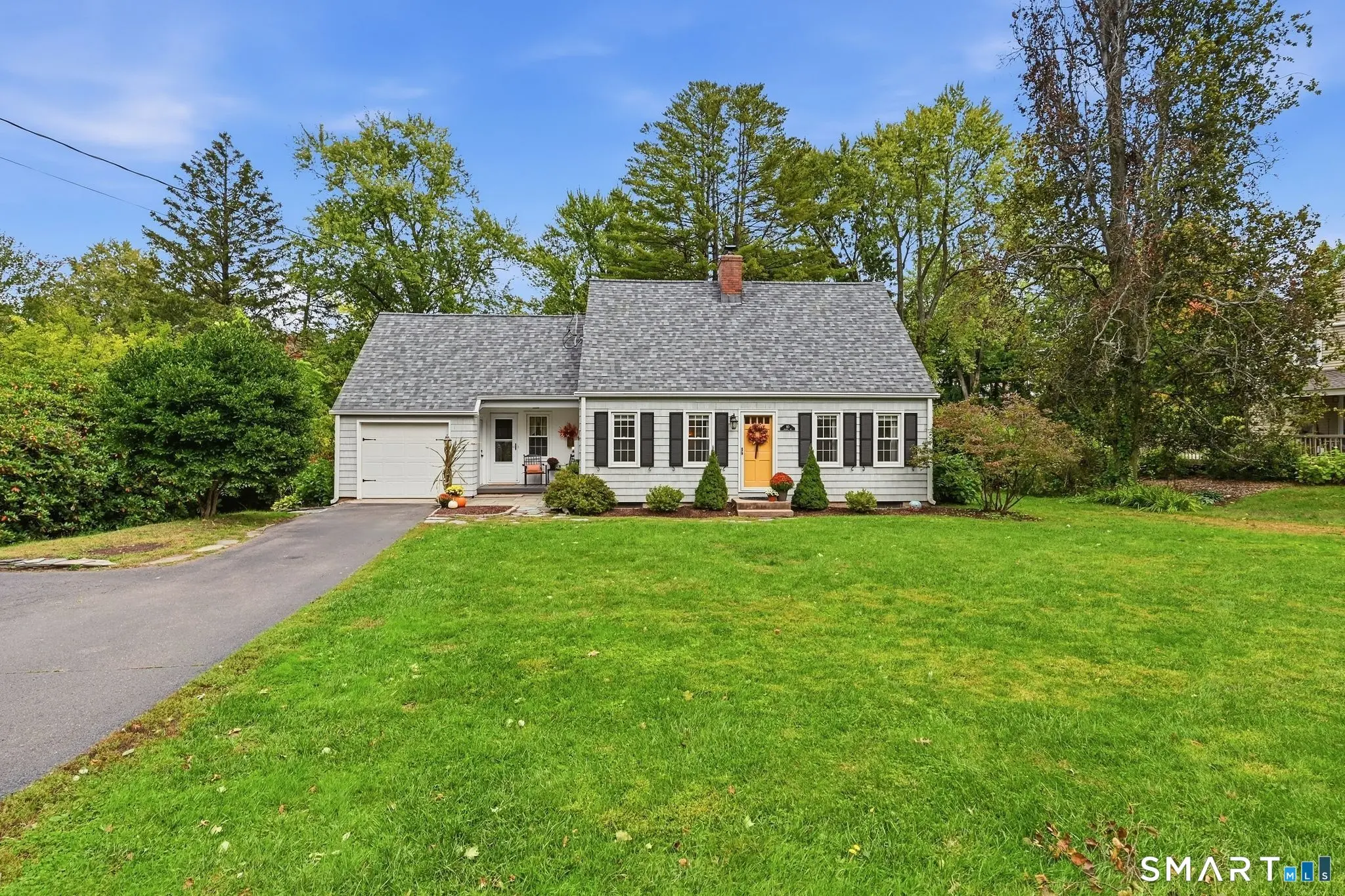 60 Russell Avenue, Suffield