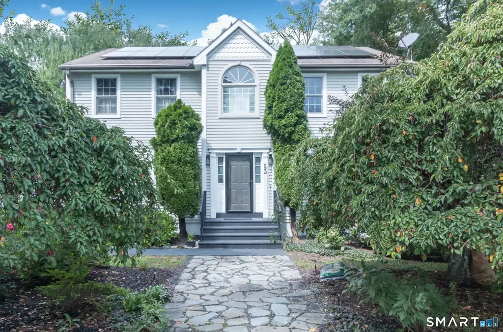23 Mayo Avenue, Montville