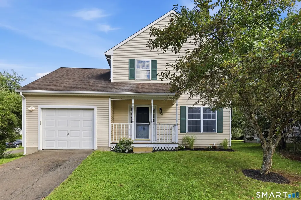 70 Victoria Court, Hamden
