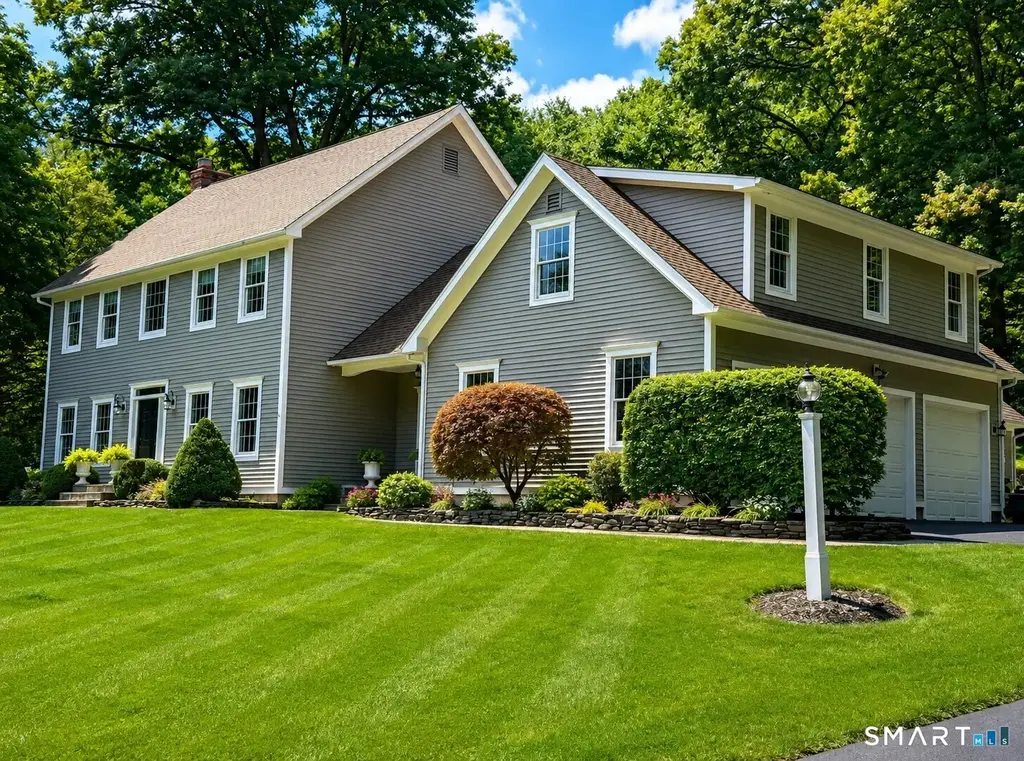 73 Barnes Hill Road, Burlington
