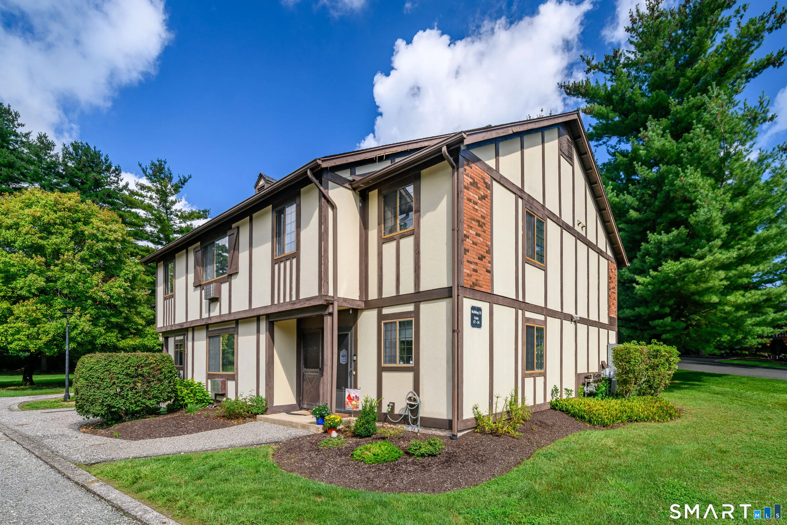 19 Eden Court 19, Brookfield