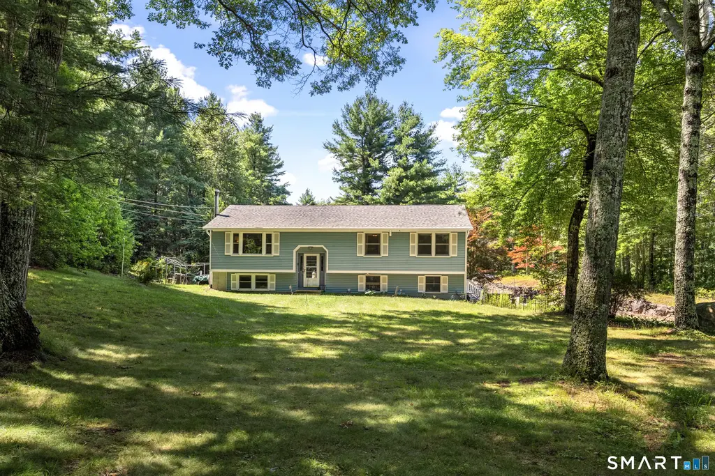 364 Beach Pond Road, Voluntown