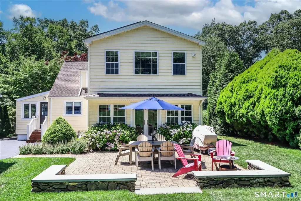 30 Oriole Lane, Trumbull
