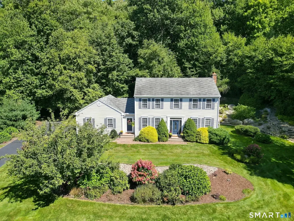 121 Amanda Drive, Manchester