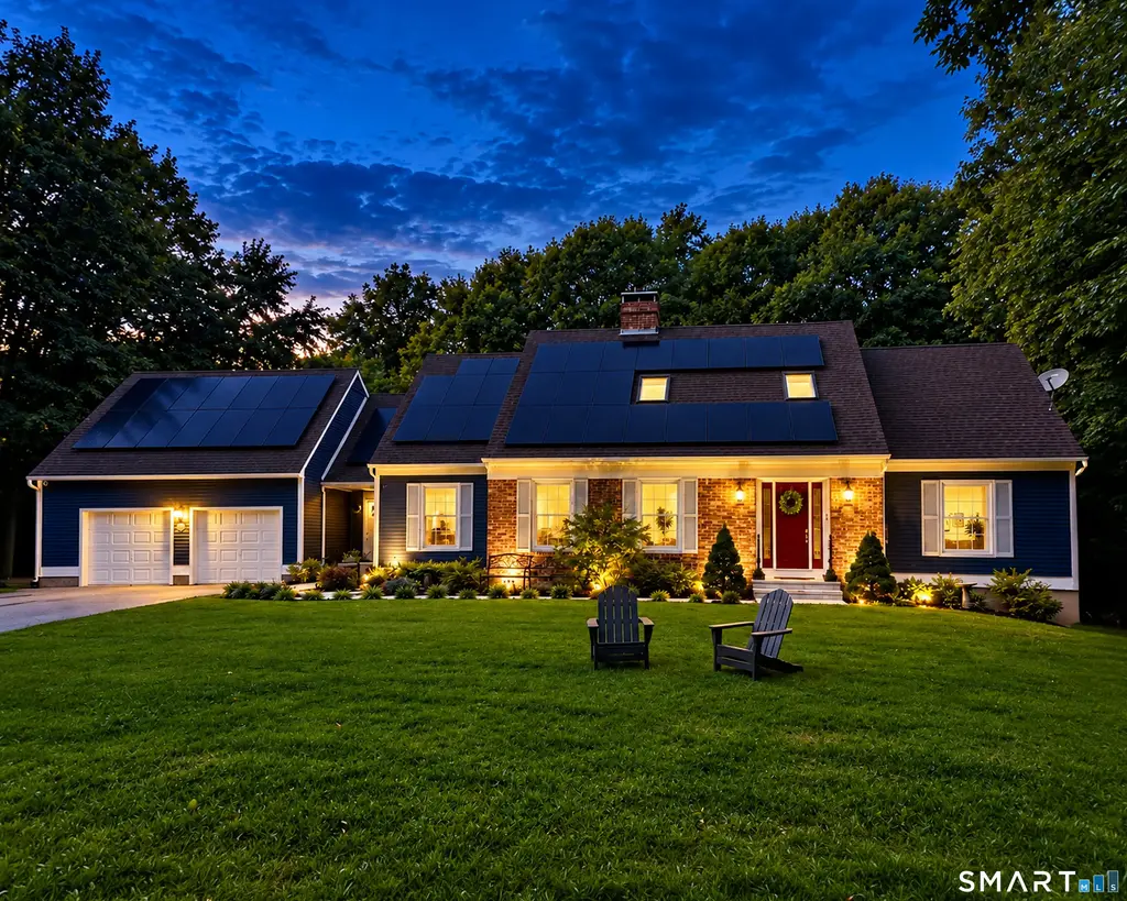 98 Dean Road, East Lyme