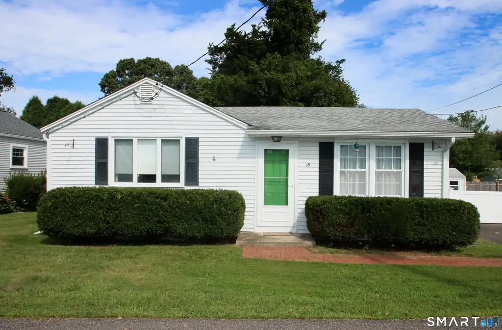 18 Dorothy Road, Westbrook