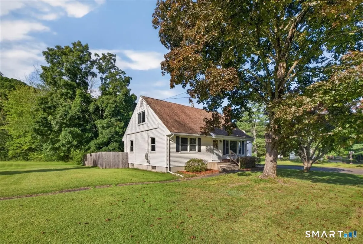 121 Hartford Road, Simsbury