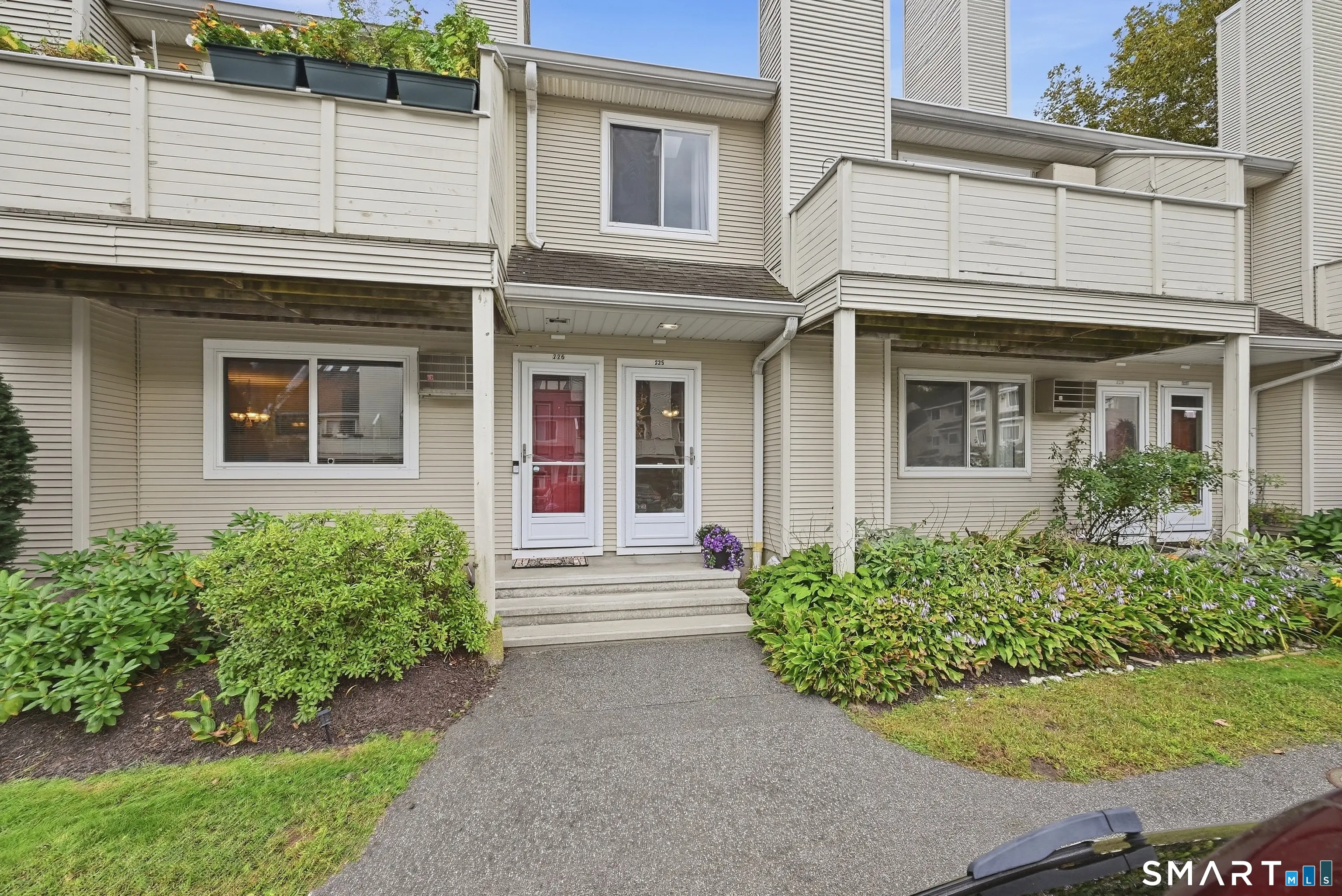 225 Willow Springs 225, New Milford