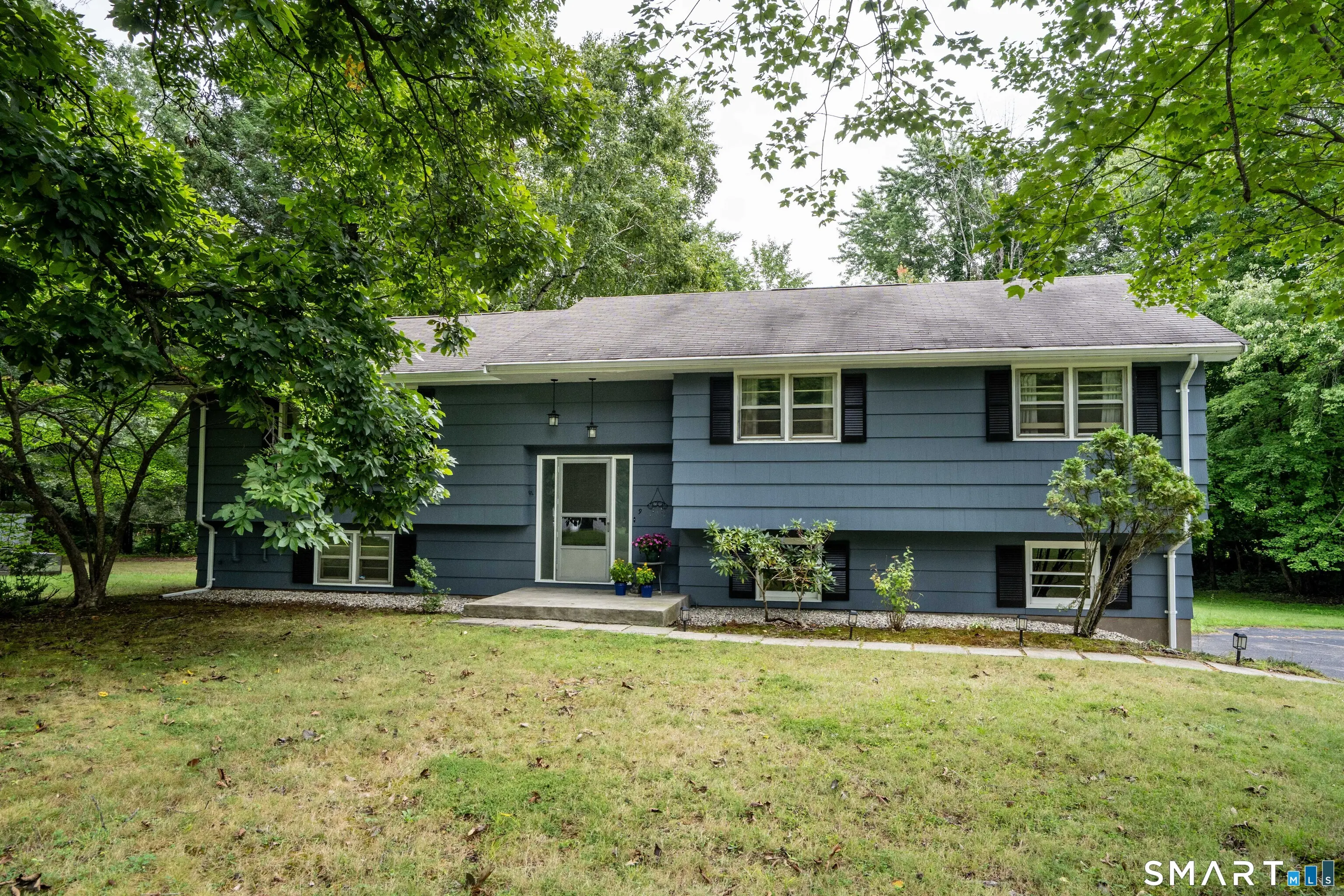 9 Maple Edge Drive, Bloomfield
