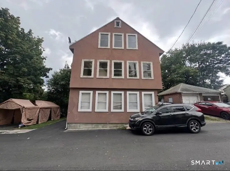 4 Foster Court, Meriden