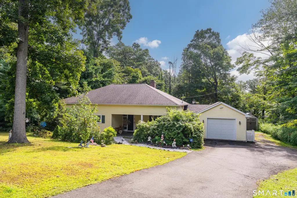 7 Old Hickory Lane, Branford