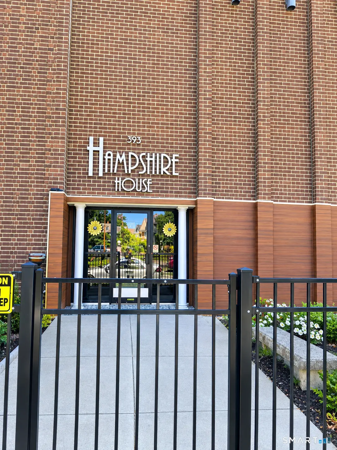 393 Laurel Avenue 102, Bridgeport