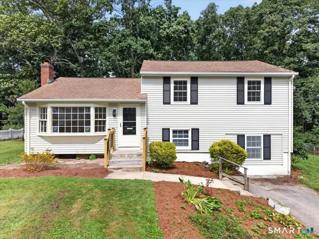 161 Ridgewood Drive, Groton