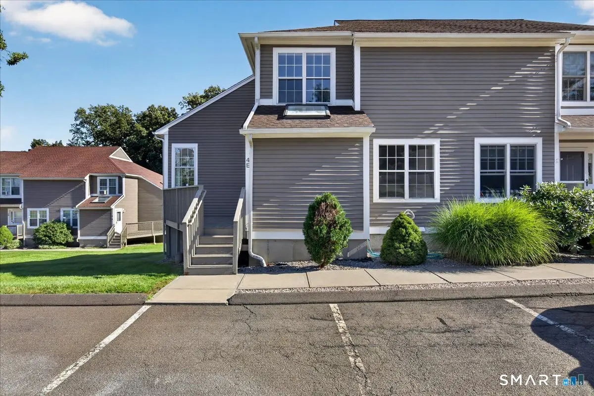 53 Brushy Plain Road 4e, Branford