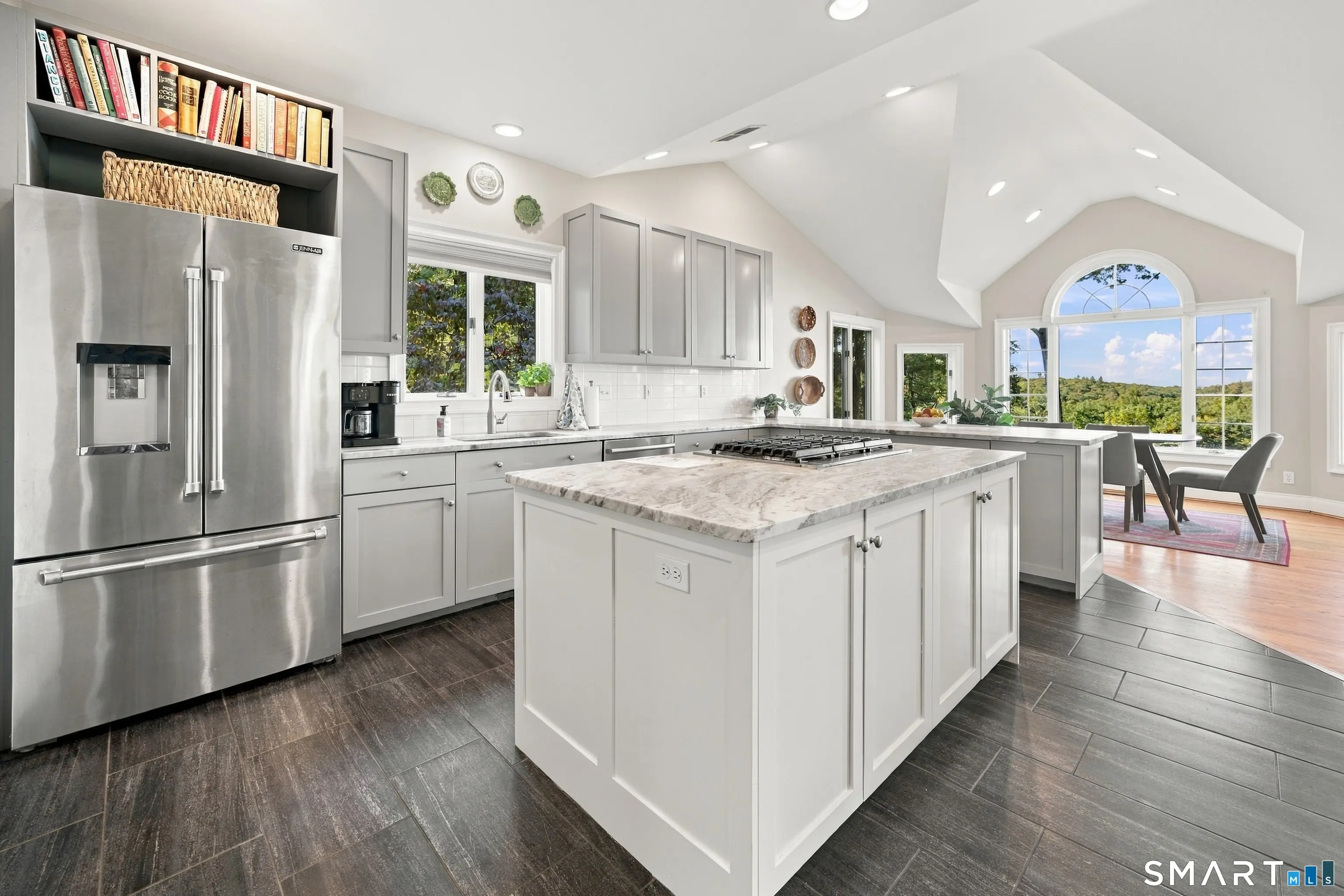 100 Robin Drive, Canton
