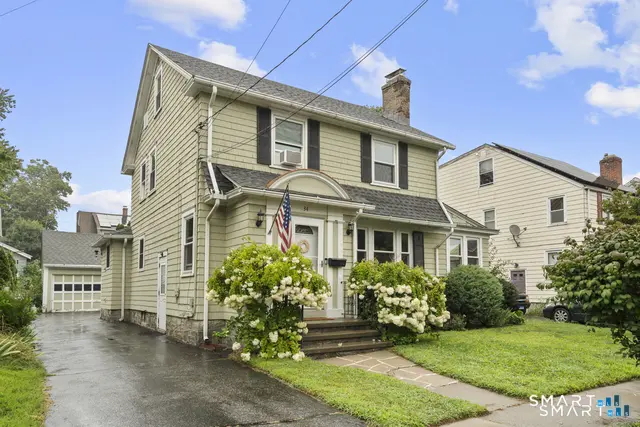 34 Glenwood Avenue, Stratford