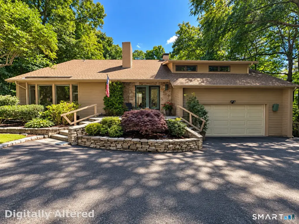 38 Twin Lakes Drive, Waterford