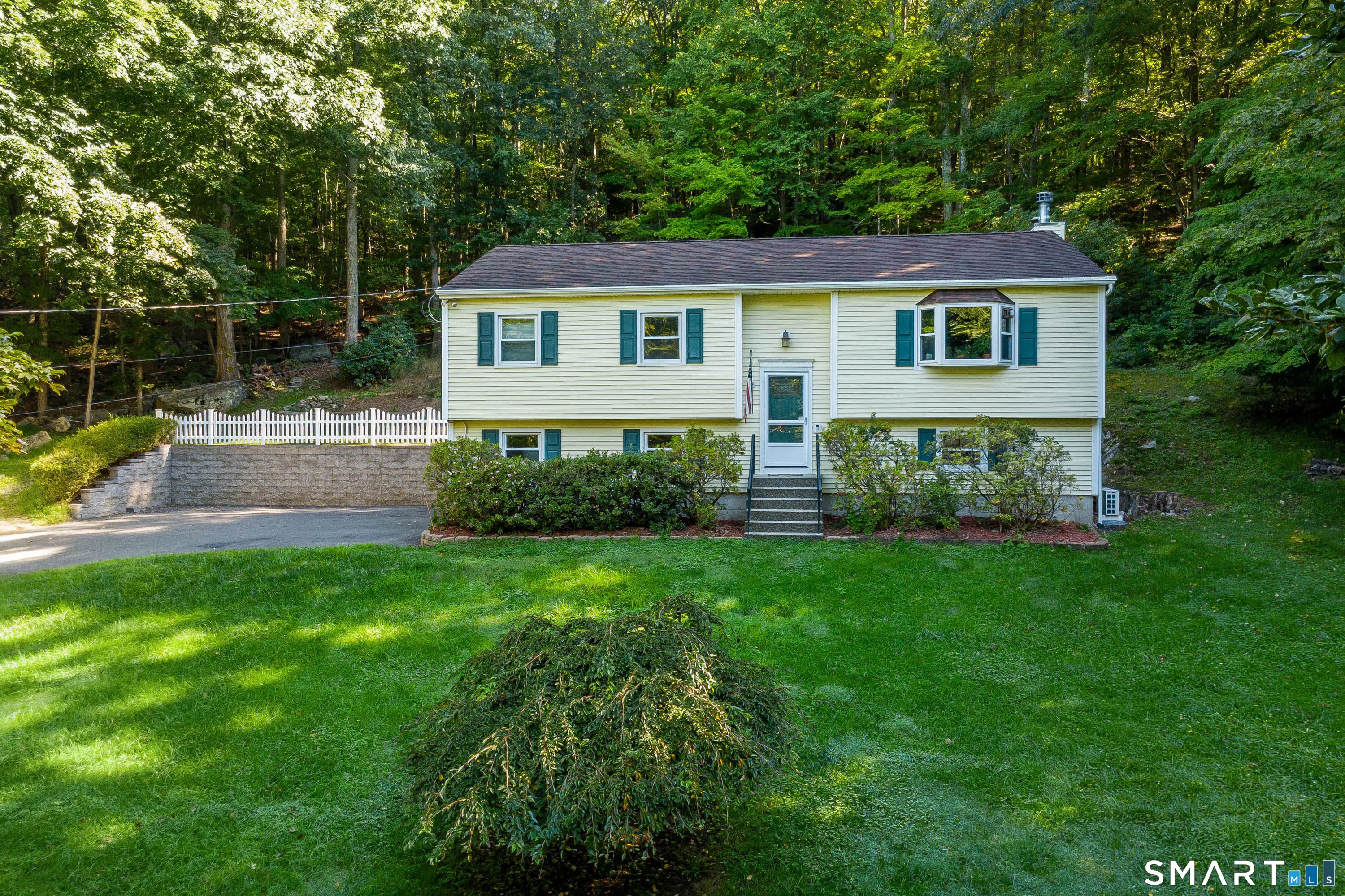 4 Frontier Lane, Danbury