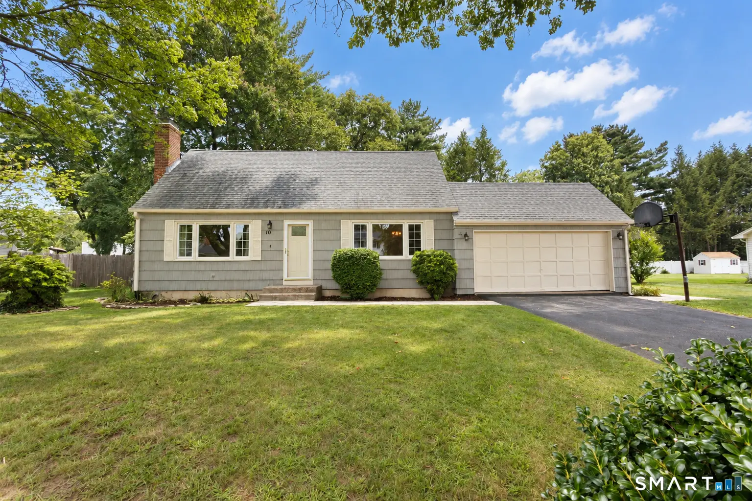 10 Colonial Drive, Simsbury