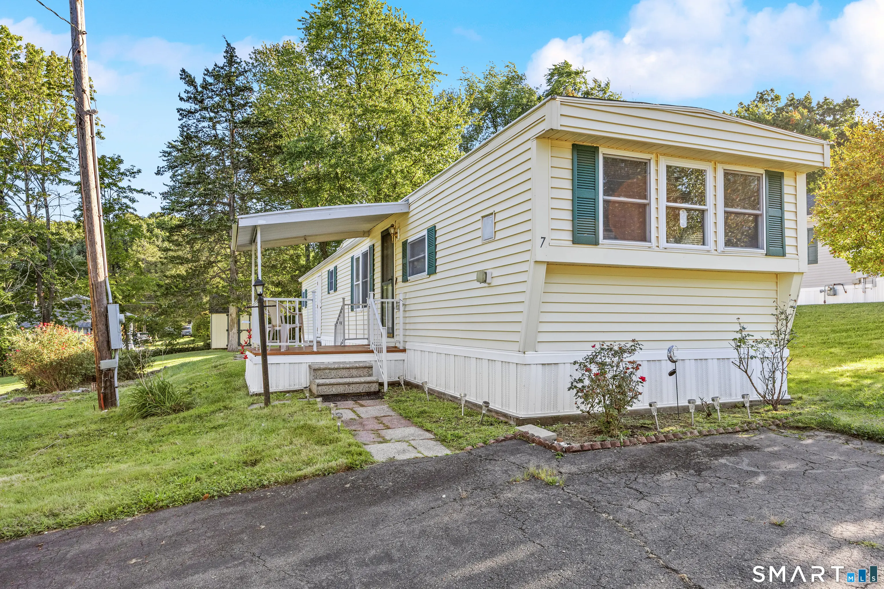 7 Cedar Grove Road, Southington