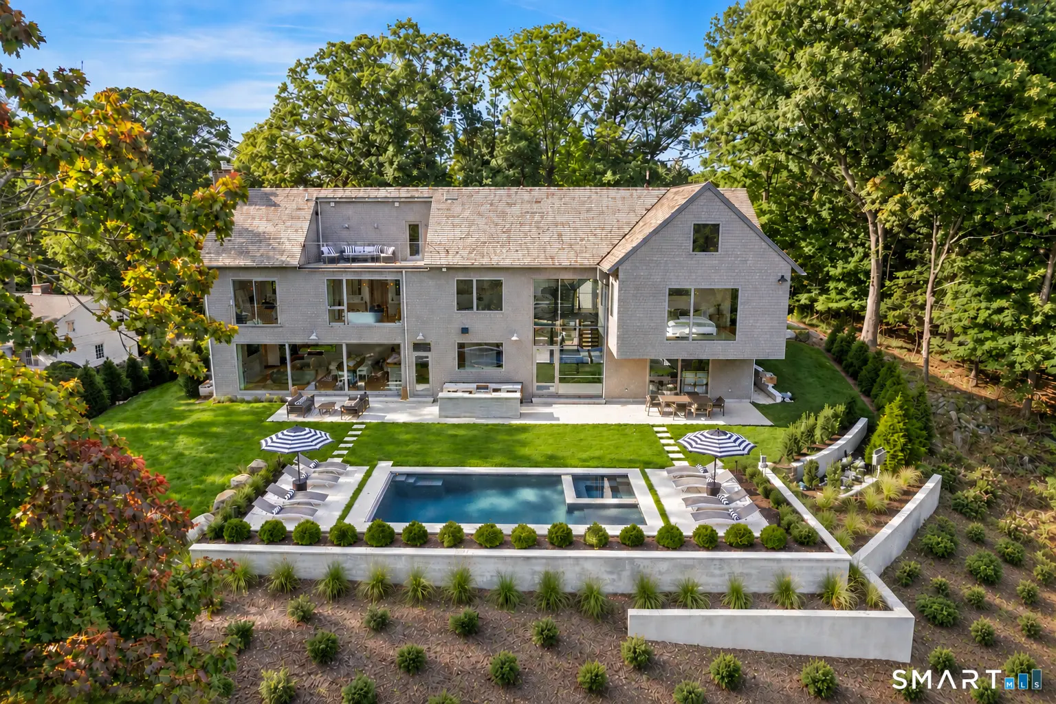 8 Tar Rock Road, Westport