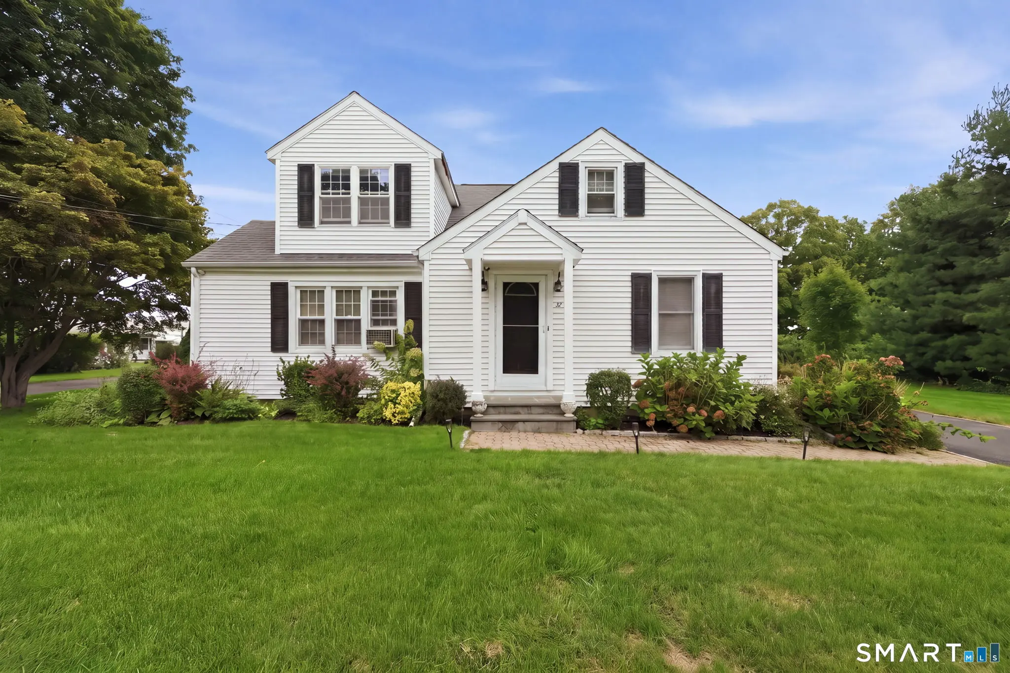 32 Crown Street, Trumbull