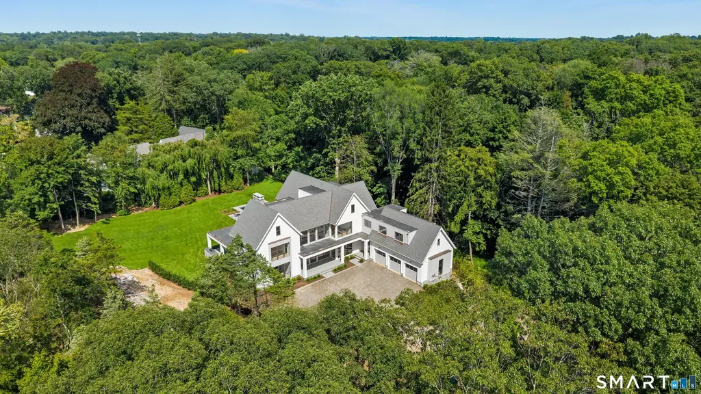 9 Over Rock Lane, Westport