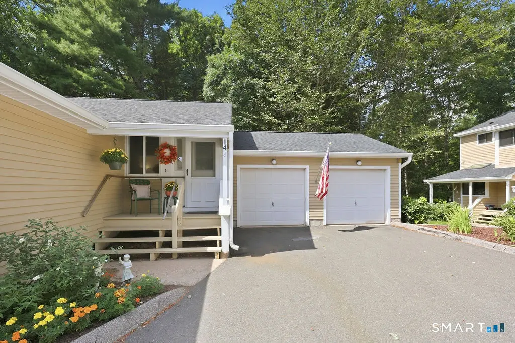 14 Wiggins Farm Drive J, Simsbury
