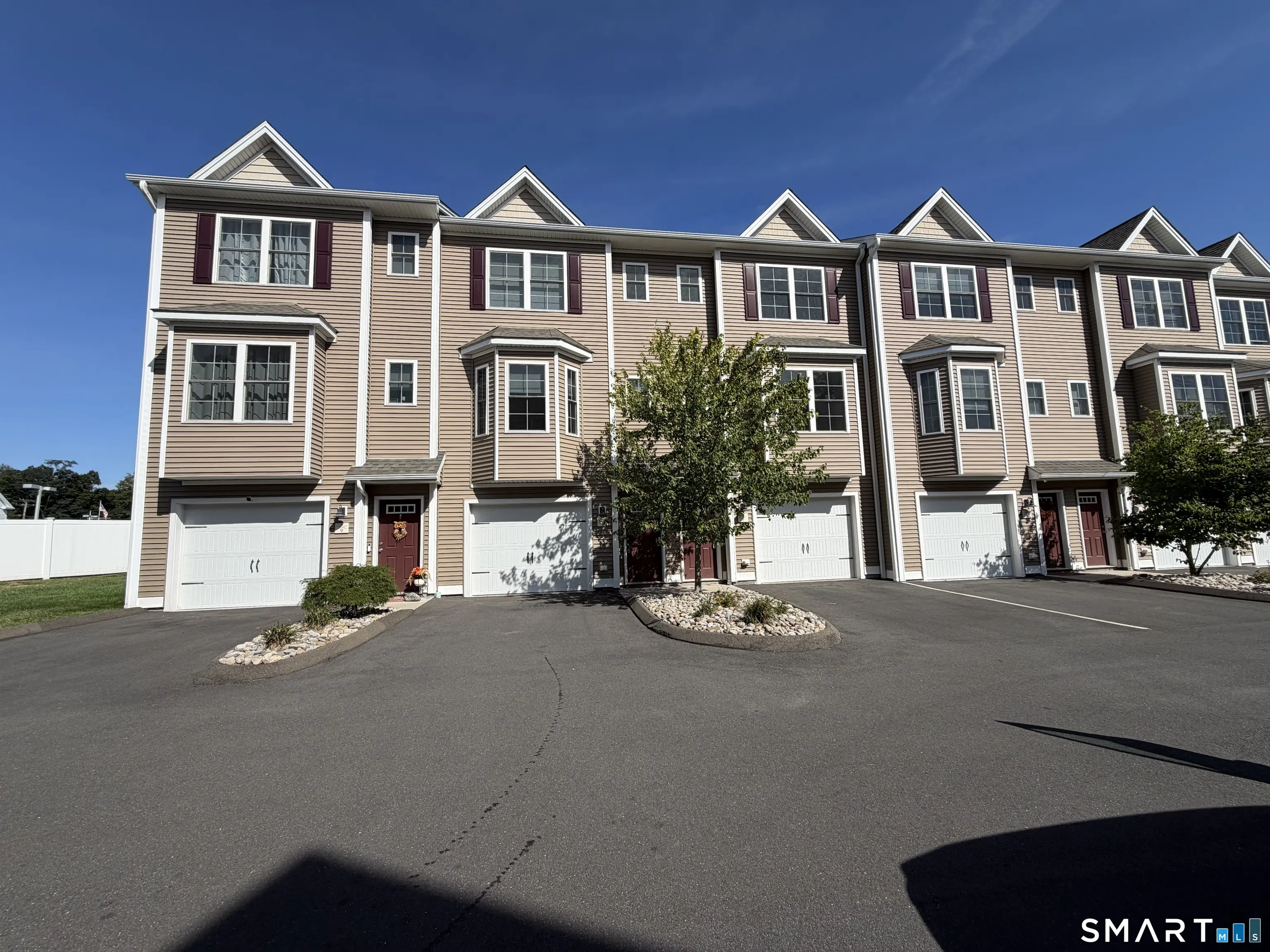 39 Eden Avenue 8, Southington