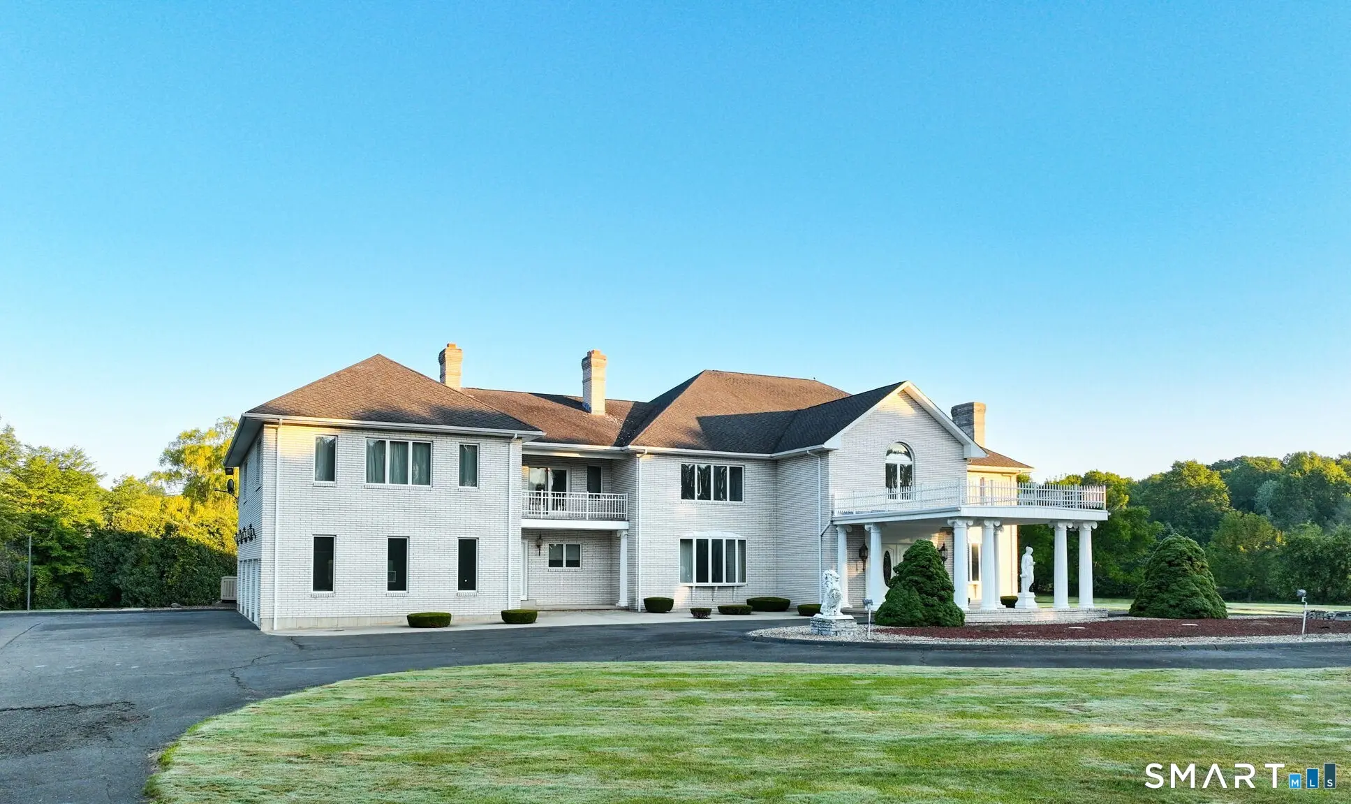 535 East Street South, Suffield