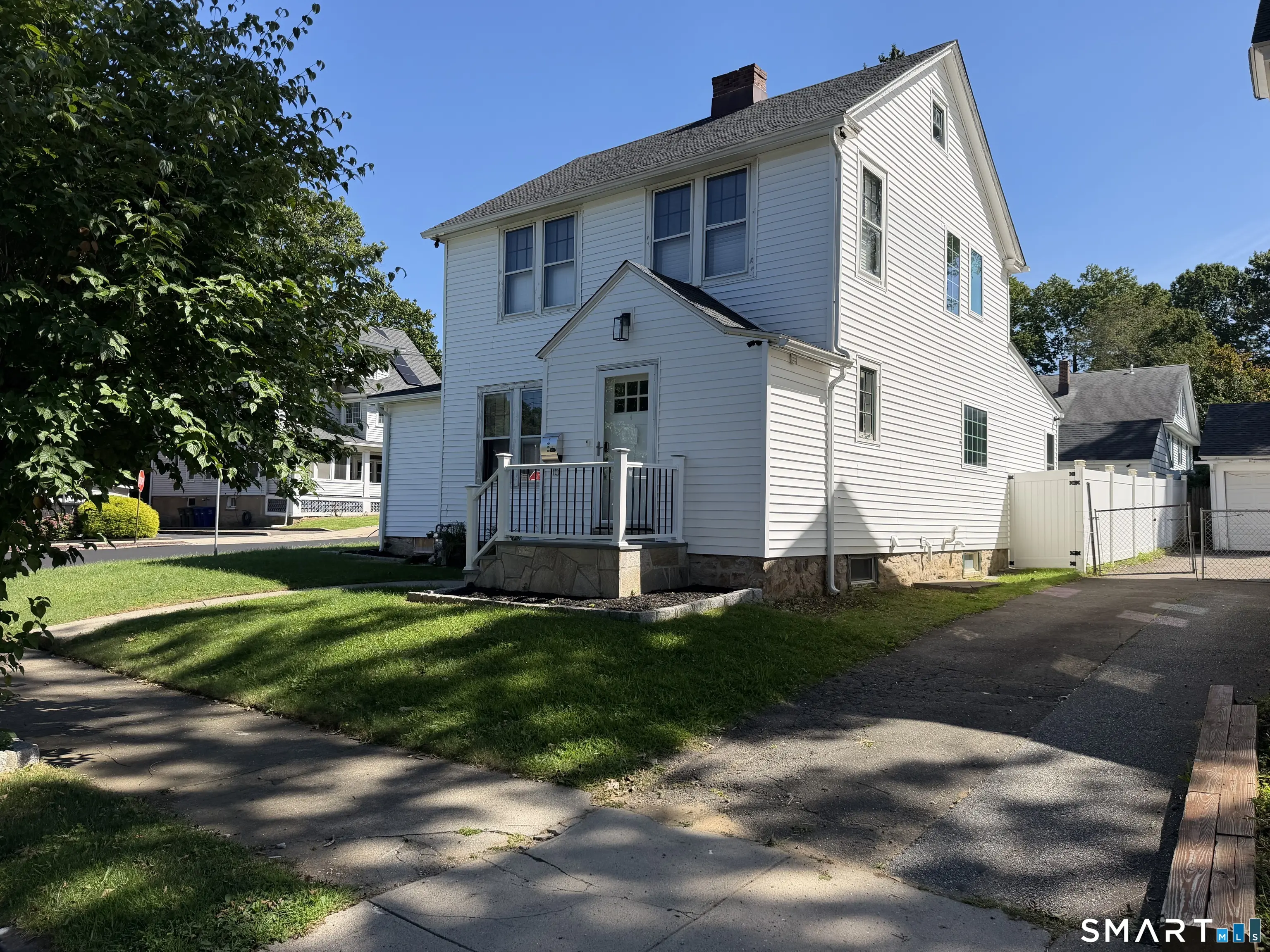 15 Overland Avenue, Bridgeport