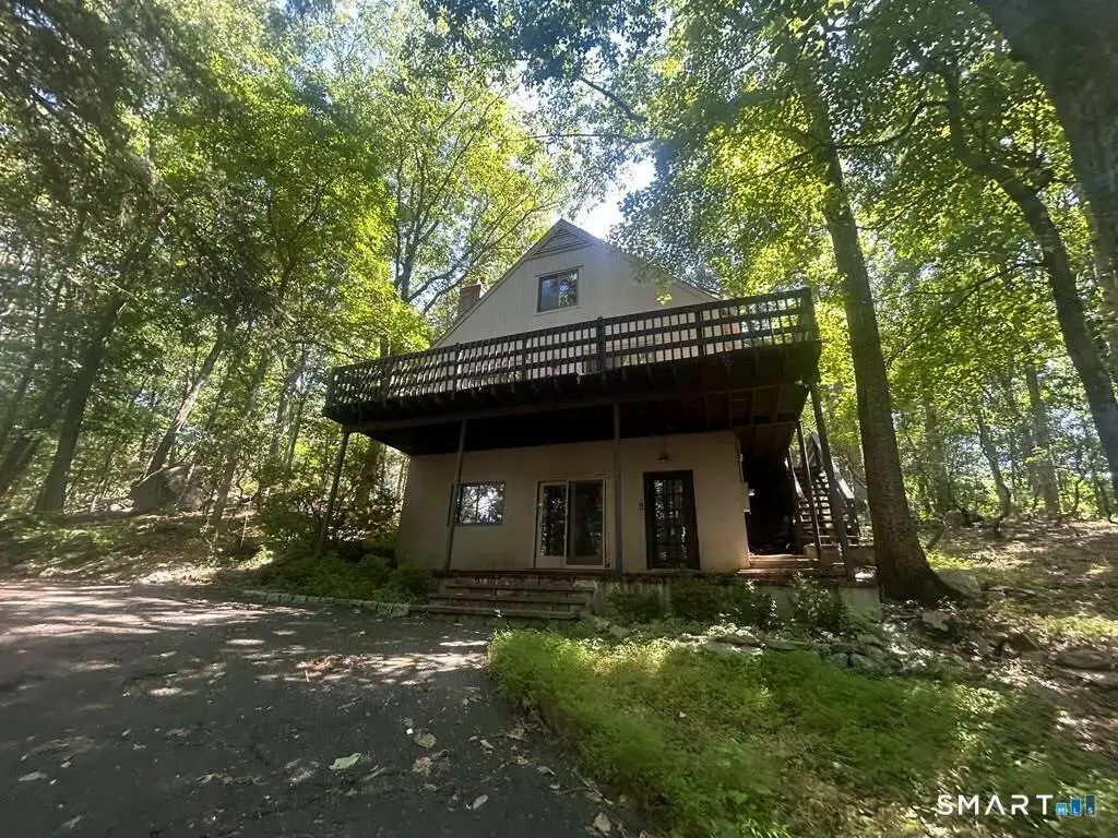38 Ravenwood Drive, Weston