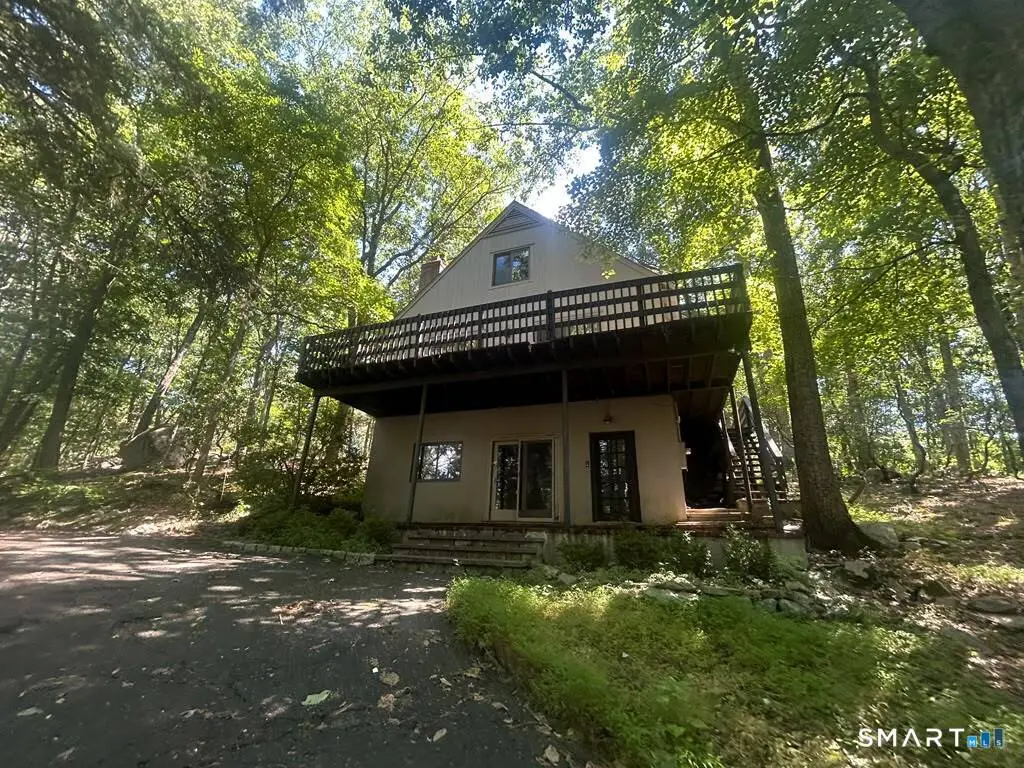 38 Ravenwood Drive, Weston