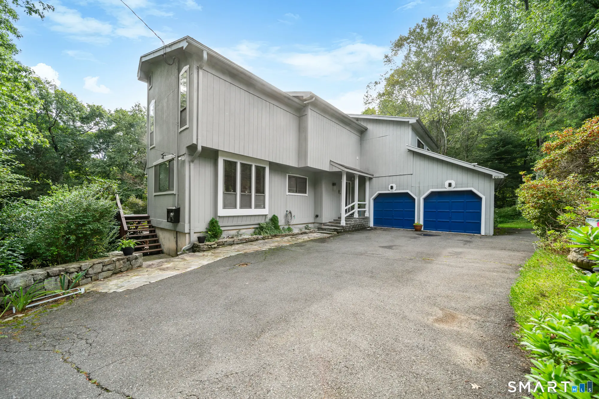26 Vidich Lane, Naugatuck