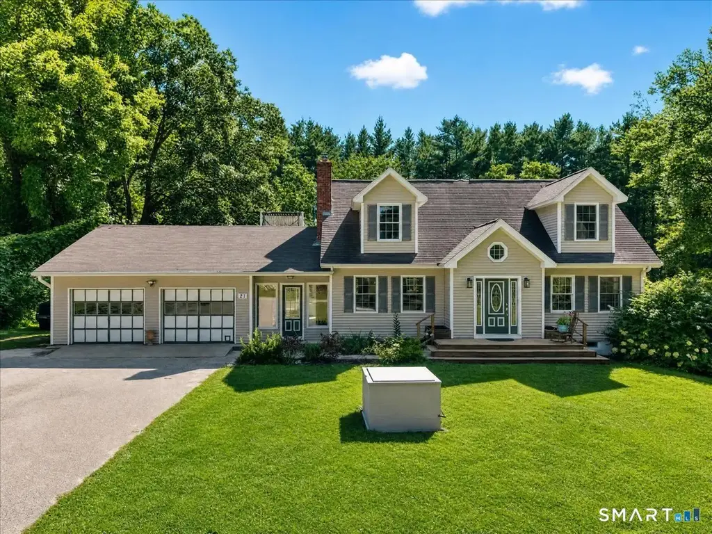 21 Thompson Road, Franklin