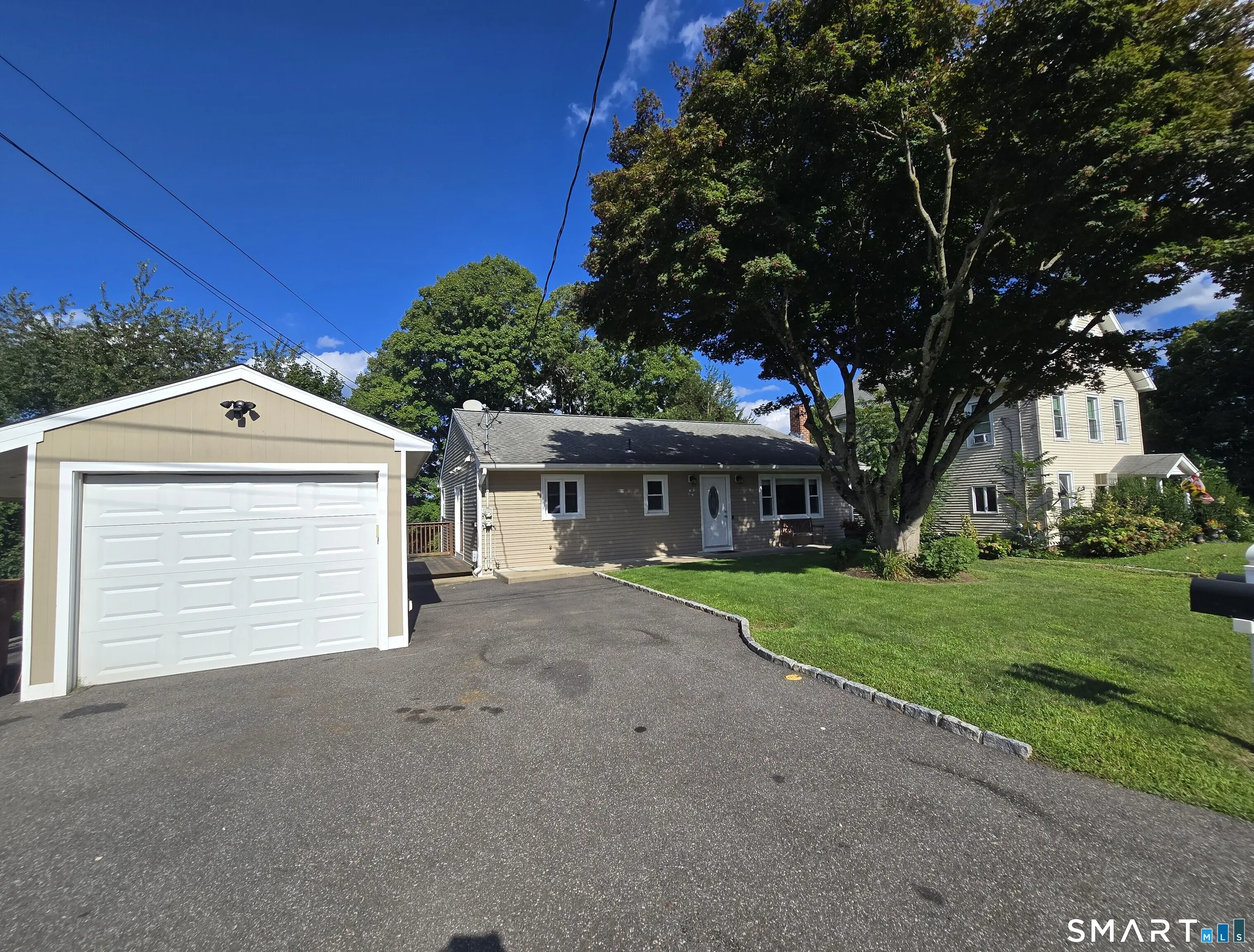9 Lakeview Avenue, Shelton