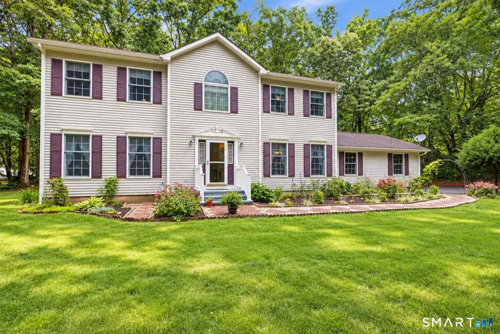 17 Dean Road, East Lyme