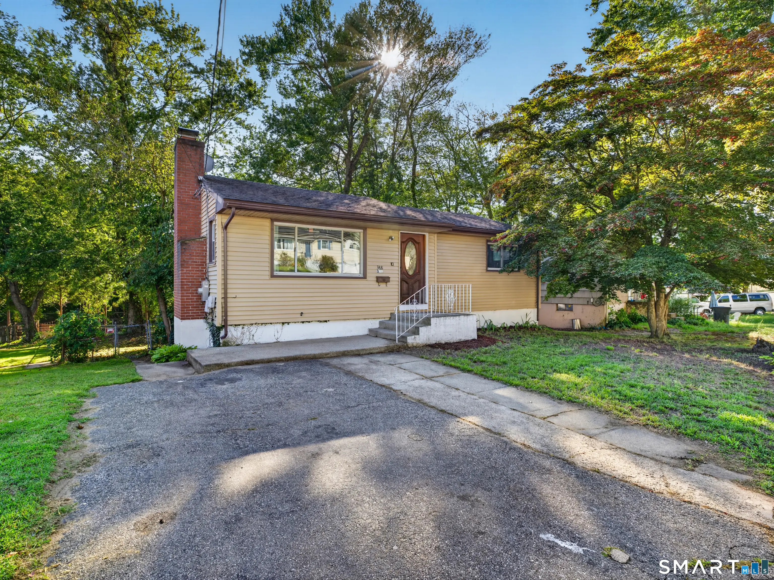 348 Bayonet Street, New London